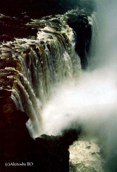 victoriafalls05m.jpg